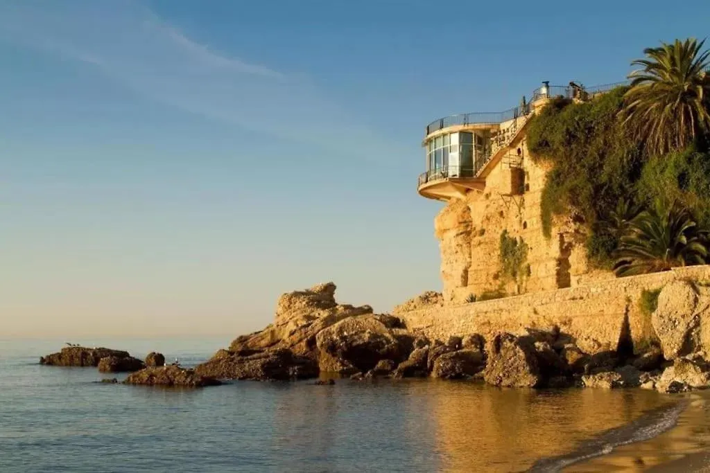 Beautiful Apartment In Acapulco Playa, Nerja