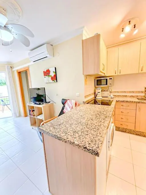 Beautiful Apartment In Acapulco Playa, 네르하 스페인